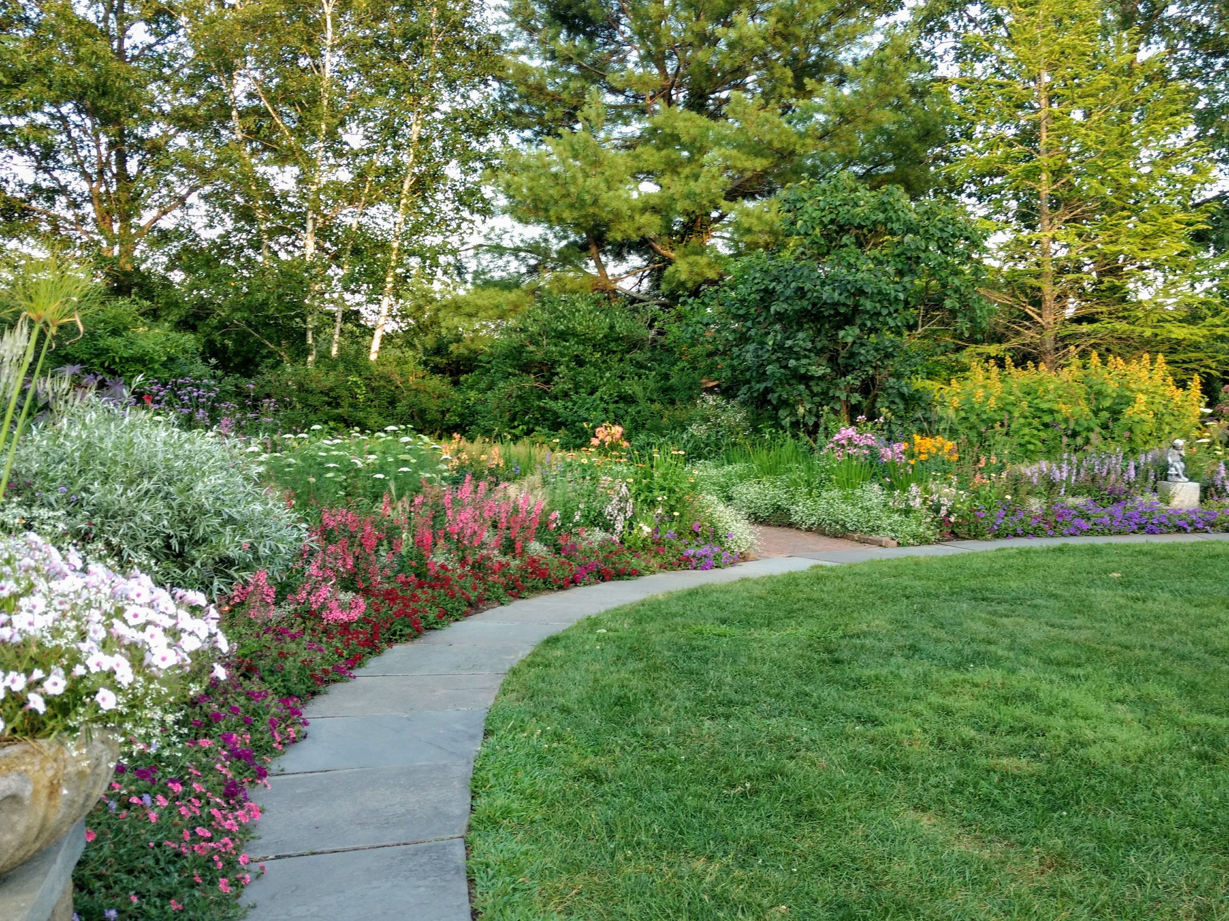 Благоустройство участка частного дома в Сыктывкаре и Республике Коми